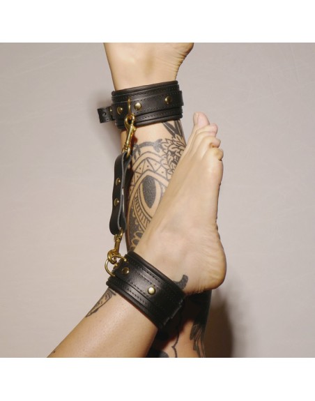 Chevillères en cuir molletonné et attaches Gold